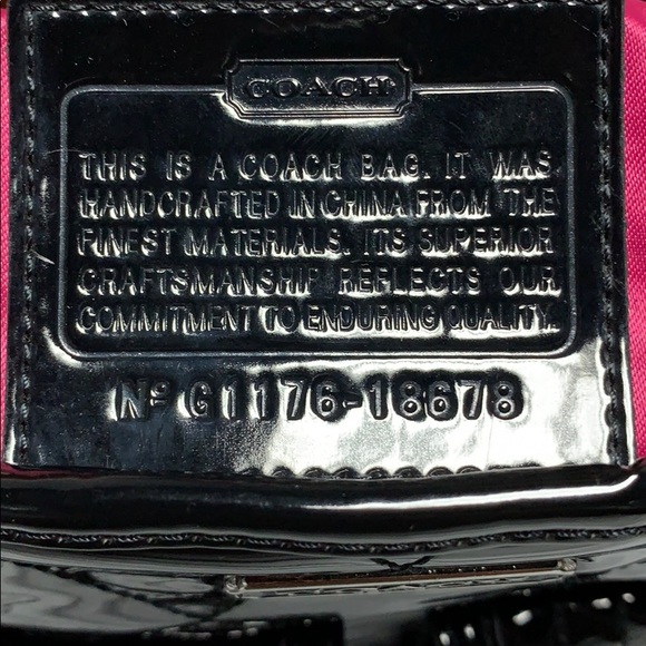 Women’s Black Patent Leather COACH Messenger Purse - Picture 3 of 8